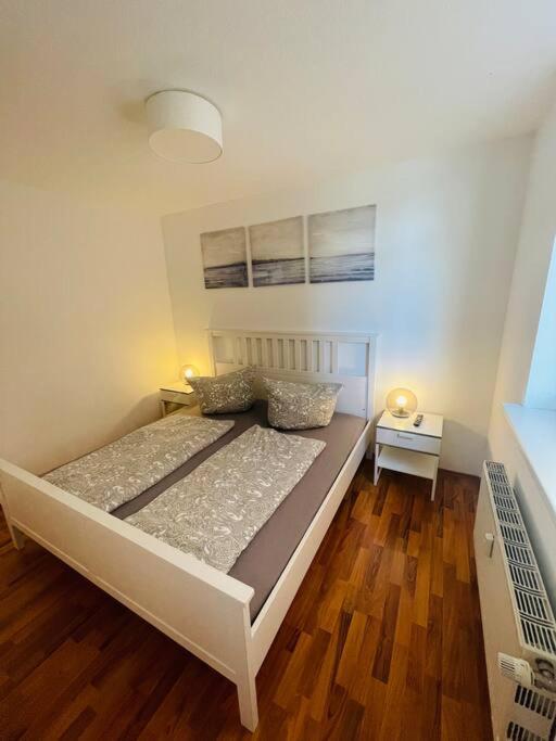 Zentrale Altstadtkoje Fuer Bis Zu 6 Personen Нойштадт  Экстерьер фото